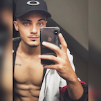 leleMANENTE_'s Avatar'