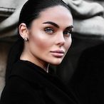 Charlie-_-'s Avatar'