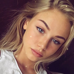 Aurora_x3's Avatar'
